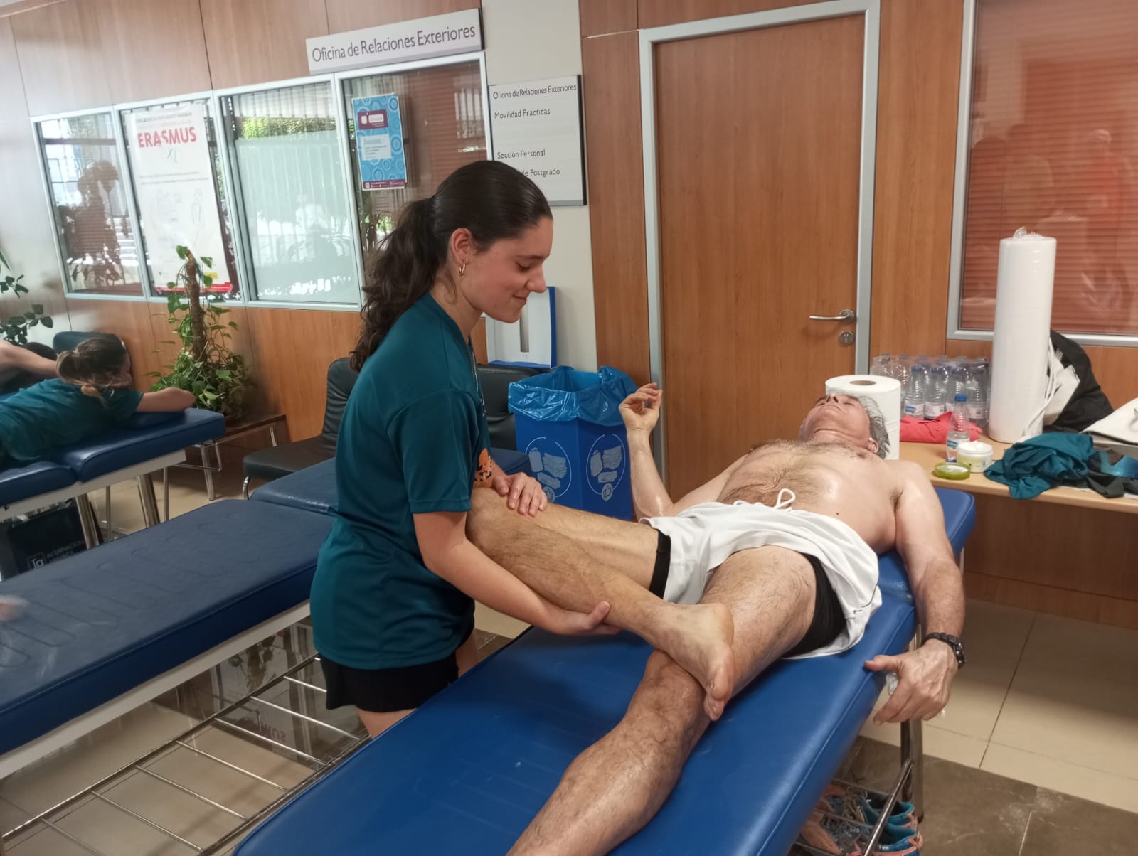 Apoyo sanitario a los participantes en la carrera popular organizada por la Facultad de Psicología